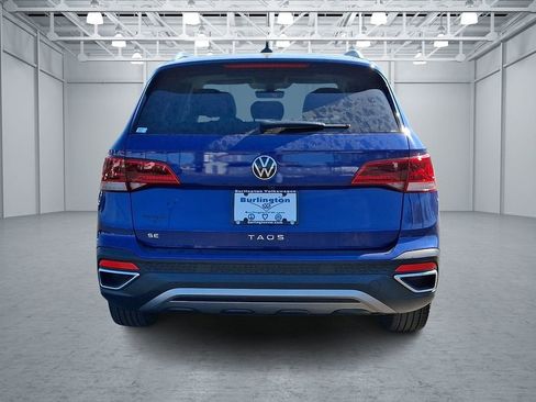 Certified 2022 Volkswagen Taos SE FWD image 5