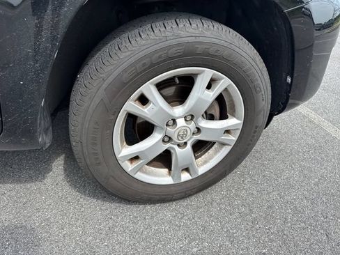 Used 2009 Toyota RAV4 4WD V6 w/ Tow Prep Pkg image 11