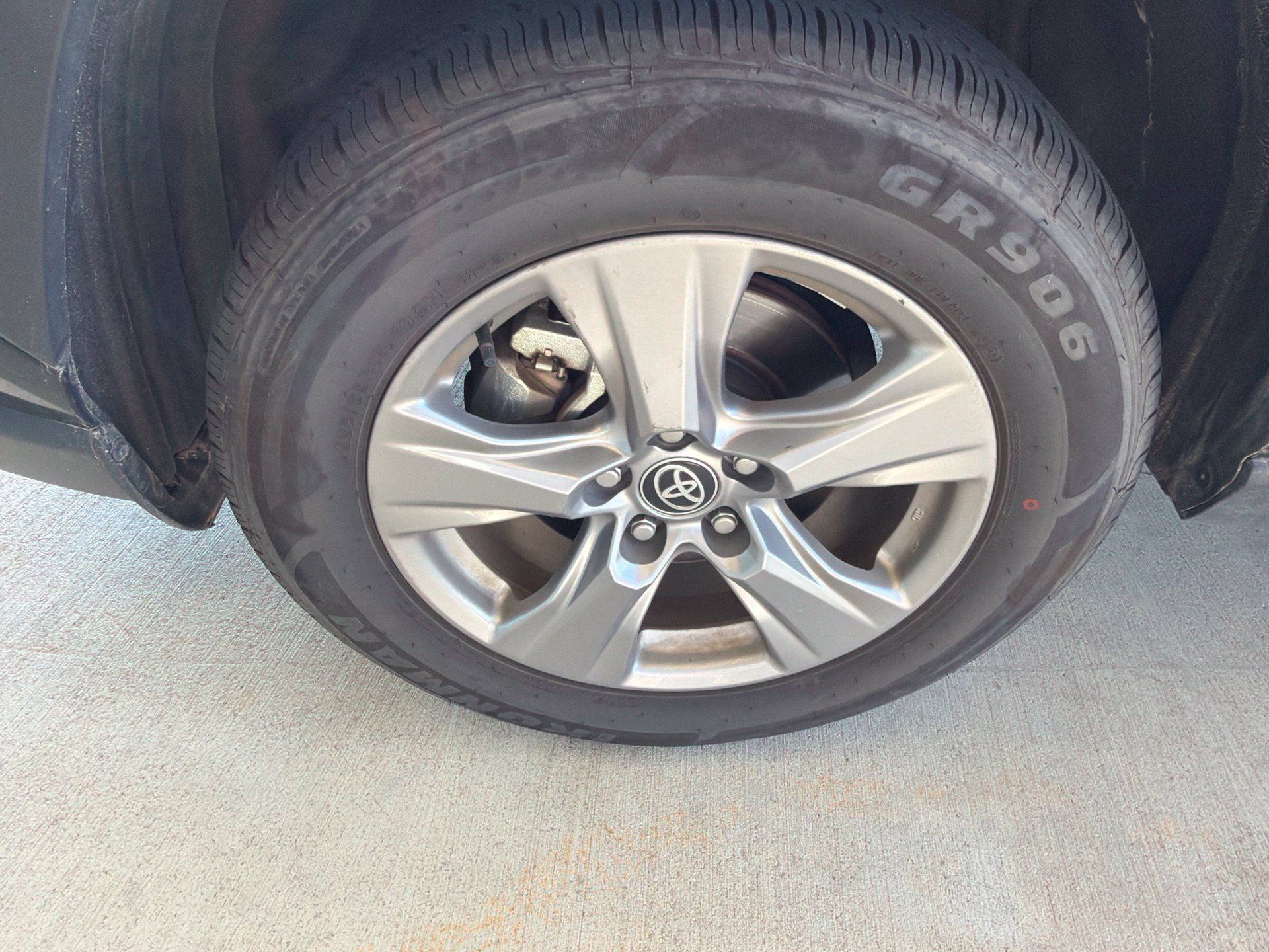 Certified 2025 Toyota RAV4 XLE FWD image 10