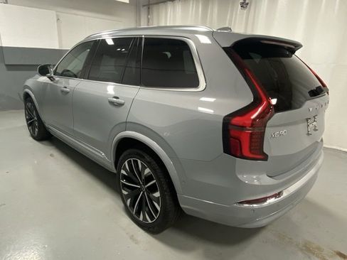 Certified 2025 Volvo XC90 B6 Plus image 2