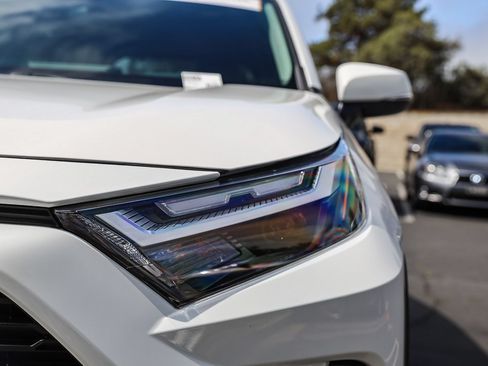 Used 2024 Toyota RAV4 LE FWD image 10