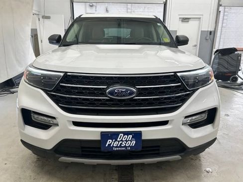 Used 2022 Ford Explorer XLT w/ Equipment Group 202A AWD/4WD image 2