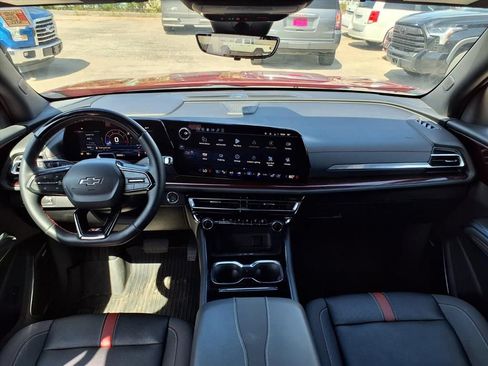 Used 2025 Chevrolet Traverse RS w/ LPO, Floor Liner Package FWD image 12