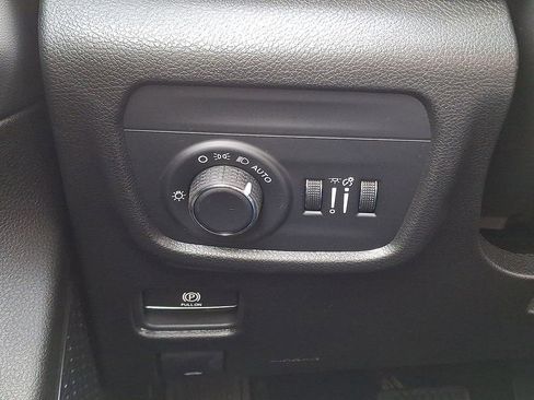 New 2025 Jeep Grand Cherokee Laredo X image 17