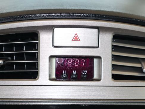 Used 2011 Toyota Avalon Limited FWD image 25