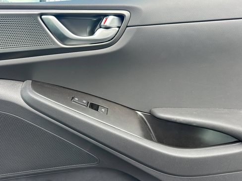 Used 2020 Hyundai Ioniq Limited FWD image 19