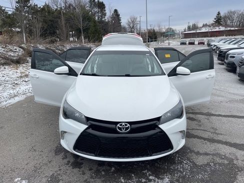 Used 2016 Toyota Camry SE image 22