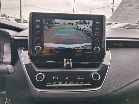 Used 2021 Toyota Corolla LE FWD image 14