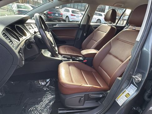 Used 2017 Volkswagen Golf Alltrack SE image 10