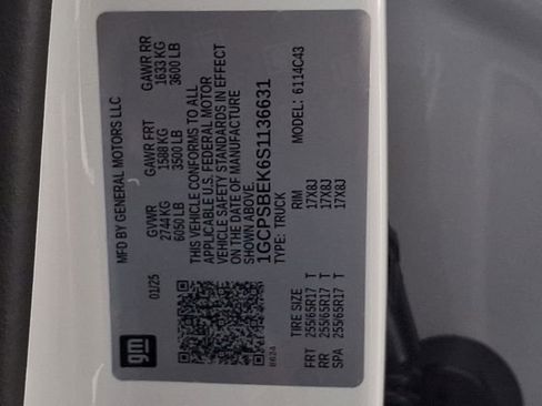 Used 2025 Chevrolet Colorado W/T w/ WT Convenience Package II RWD image 27