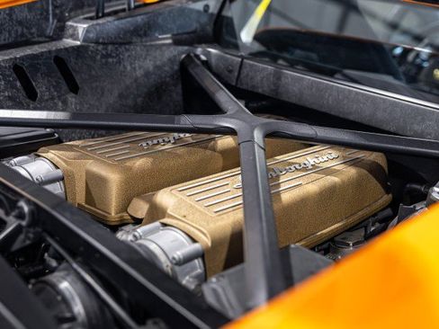 Used 2018 Lamborghini Huracan Performante AWD/4WD image 41