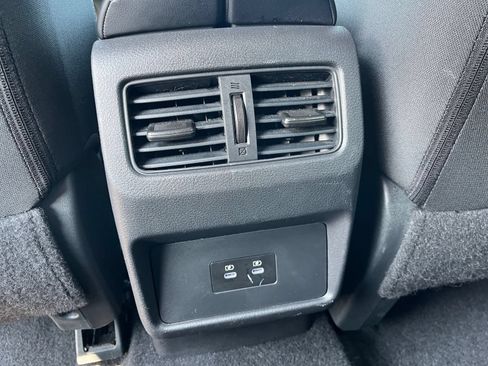 Used 2025 Nissan Rogue SV FWD image 24