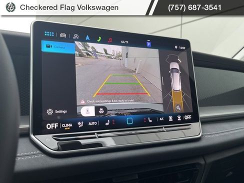 New 2025 Volkswagen Tiguan SE image 7