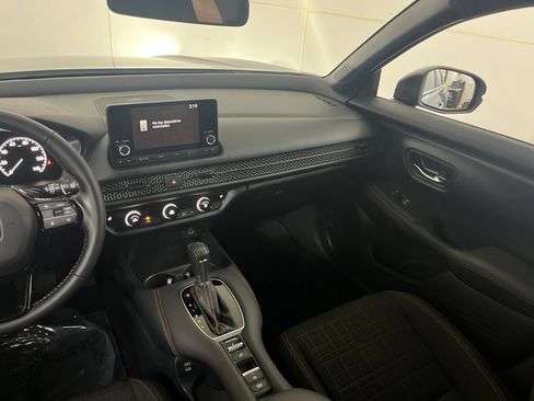 Used 2025 Honda HR-V Sport image 33
