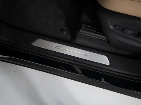 New 2026 Porsche Cayenne image 22