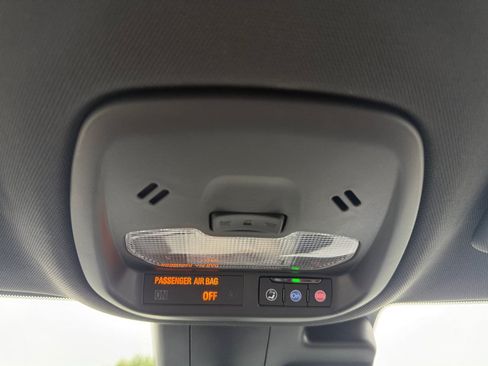 Used 2024 Chevrolet Trax RS FWD image 15