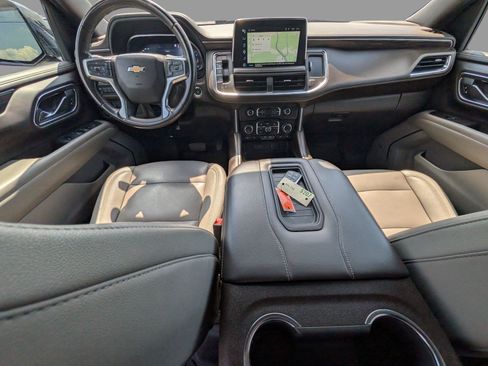 Used 2022 Chevrolet Suburban LT AWD/4WD image 31