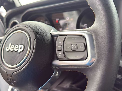 Used 2024 Jeep Wrangler Unlimited Sahara AWD/4WD image 29
