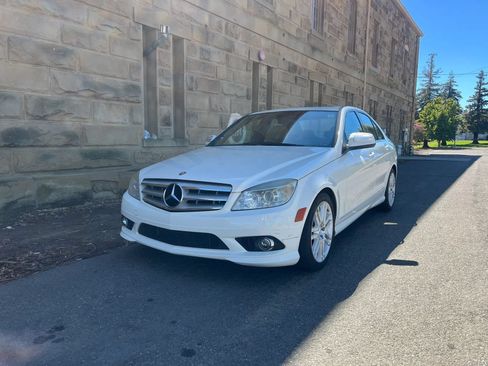 Used 2009 Mercedes-Benz C 300 Sedan image 3