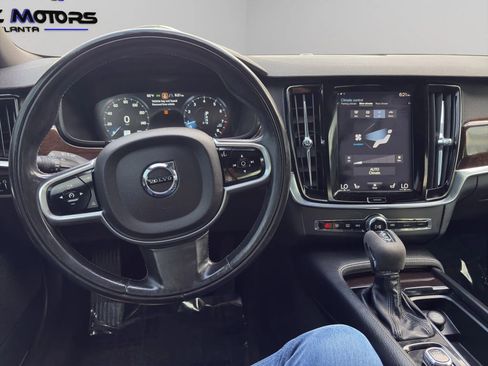 Used 2018 Volvo S90 T5 Momentum w/ Convenience Package AWD/4WD image 11