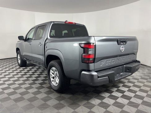 Used 2024 Nissan Frontier SV image 5