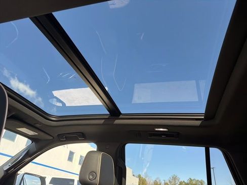 Used 2022 GMC Yukon SLT w/ SLT Premium Package image 20