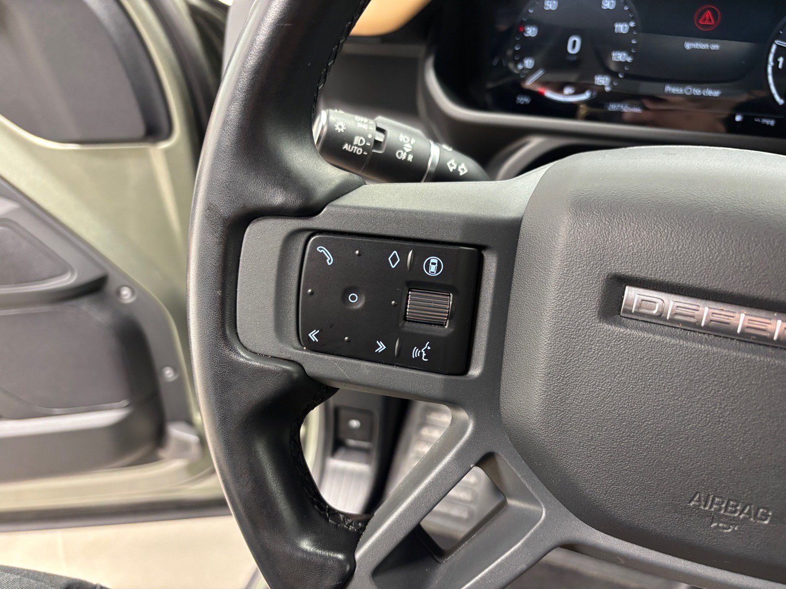 Used 2025 Land Rover Defender 110 S AWD/4WD image 21