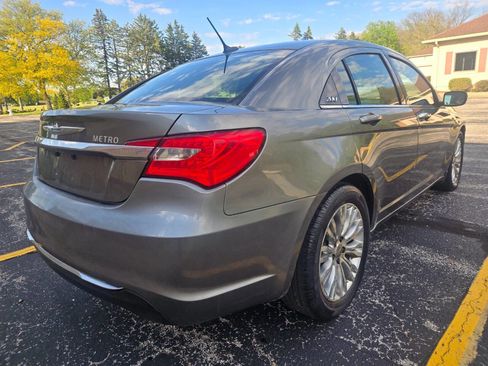 Used 2013 Chrysler 200 Limited FWD image 10