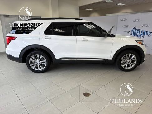 Certified 2023 Ford Explorer XLT w/ Equipment Group 202A AWD/4WD image 10