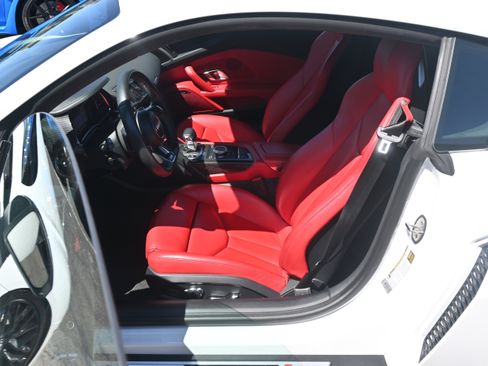 Used 2018 Audi R8 V10 w/ Premium Package RWD image 40