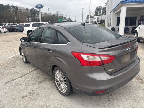 Used 2014 Ford Focus Titanium image 12