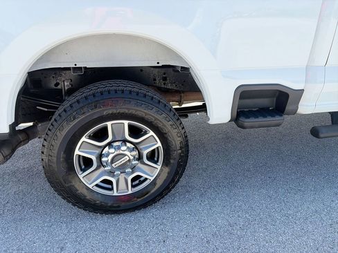 Used 2024 Ford F250 Lariat w/ FX4 Off-Road Package AWD/4WD image 38