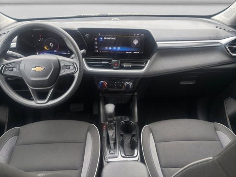 Used 2025 Chevrolet TrailBlazer LT image 11