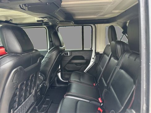 Used 2018 Jeep Wrangler Unlimited Rubicon w/ Dual Top Group AWD/4WD image 22