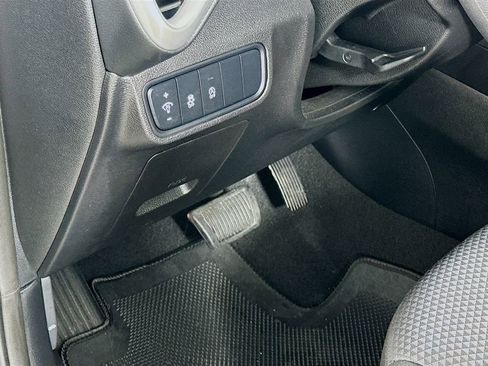 Used 2023 Kia Soul LX w/ LX Technology Package image 10