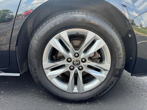 Used 2021 Toyota Sienna Limited AWD/4WD image 11