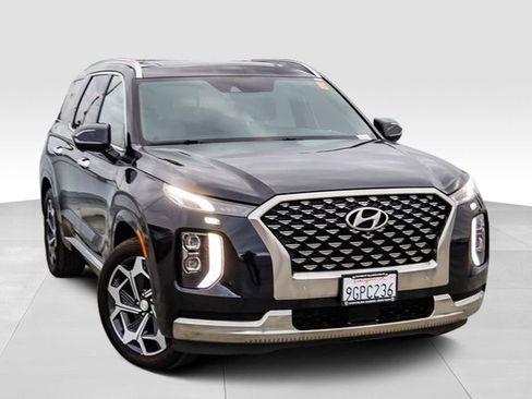 Used 2022 Hyundai Palisade Calligraphy w/ Cargo Package FWD image 2