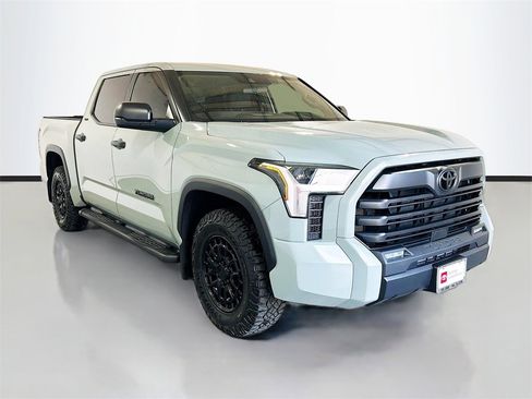 Used 2025 Toyota Tundra SR5 image 3