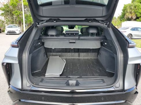 Used 2024 Cadillac Lyriq Sport image 7