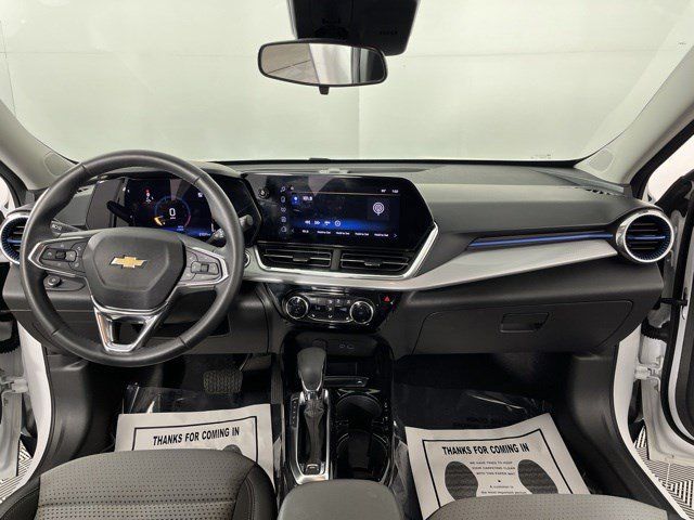 Used 2024 Chevrolet Trax LT w/ Driver Confidence Package FWD image 33