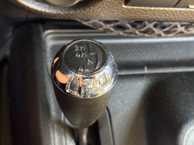 Used 2016 Jeep Wrangler Unlimited Sahara w/ Connectivity Group AWD/4WD image 31