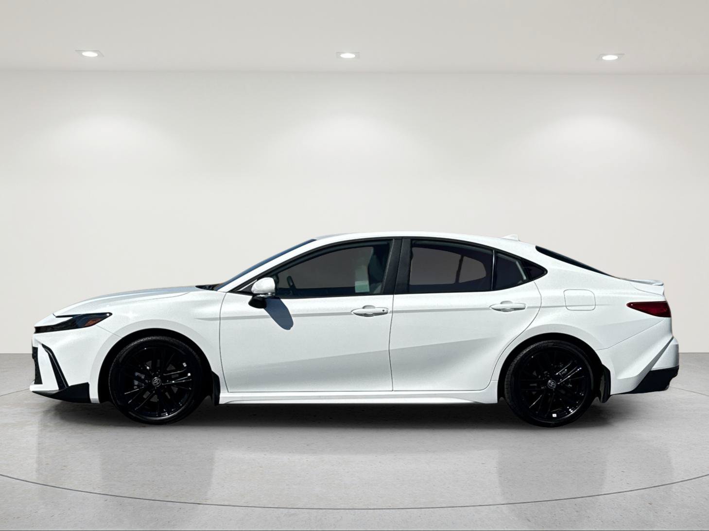 Used 2026 Toyota Camry SE w/ Multimedia Upgrade Package FWD image 3