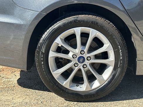 Used 2020 Ford Fusion SE image 17