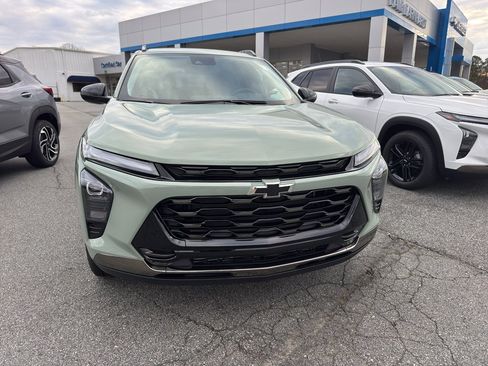 New 2026 Chevrolet Trax ACTIV w/ Sunroof Package image 2
