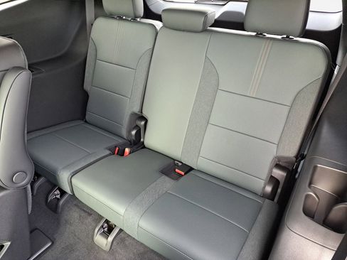 Certified 2025 GMC Acadia AT4 image 13