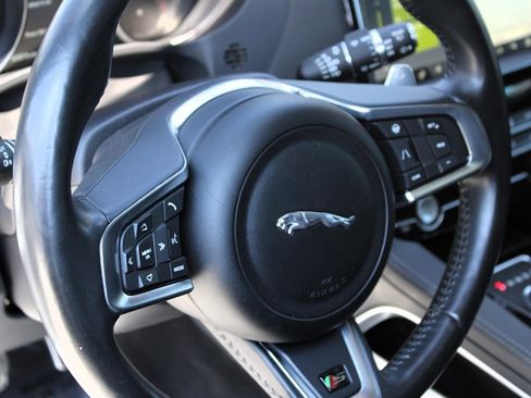 Used 2020 Jaguar F-PACE S image 28