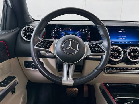 Used 2025 Mercedes-Benz GLB 250 image 18