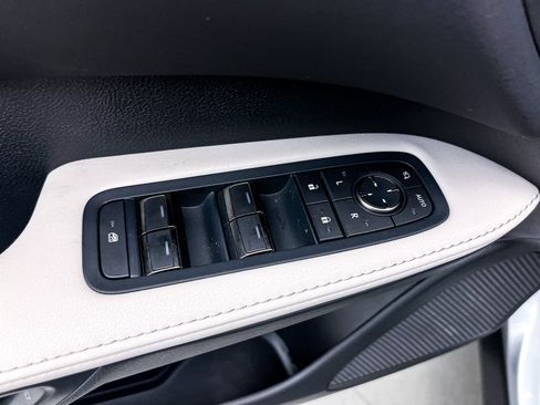 Used 2023 Lexus RX 350 Premium image 17