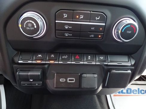 Used 2024 Chevrolet Silverado 1500 Custom w/ Turbomax Blackout Package RWD image 12