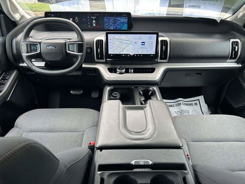 Used 2025 Ford Expedition Max Active RWD image 17